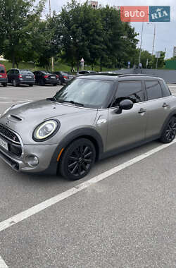 Ціни MINI Hatch Бензин