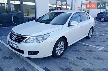 Ціни Renault Latitude Бензин