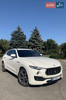 Цены Maserati Levante Бензин