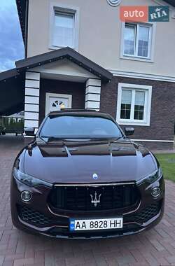 Ціни Maserati Levante Бензин