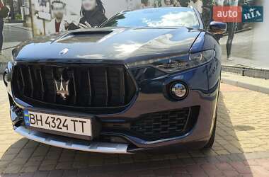 Ціни Maserati Levante Бензин