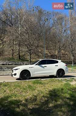 Цены Maserati Levante Бензин