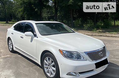 Цены Lexus LS Бензин