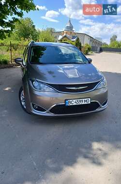 Ціни Chrysler Pacifica Бензин