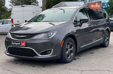 Ціни Chrysler Pacifica Бензин