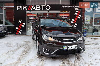 Ціни Chrysler Pacifica Бензин