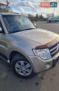 Ціни Mitsubishi Pajero Wagon Бензин