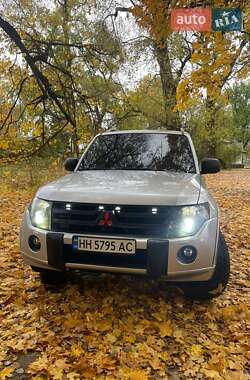 Цены Mitsubishi Pajero Бензин
