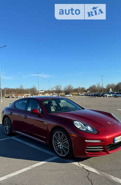 Ціни Porsche Panamera Бензин