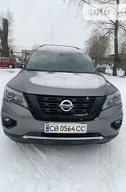 Ціни Nissan Pathfinder Бензин