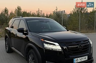 Ціни Nissan Pathfinder Бензин