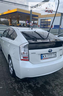 Ціни Toyota Prius Бензин