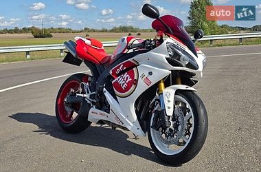 Ціни Yamaha R1 Бензин