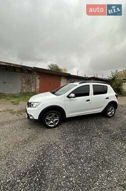 Цены Renault Sandero StepWay Бензин