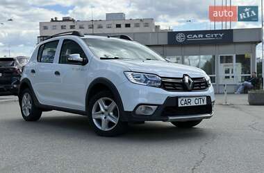 Ціни Renault Sandero Бензин