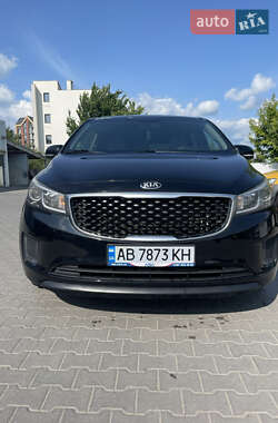 Цены Kia Sedona Бензин