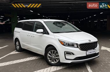 Ціни Kia Sedona Бензин
