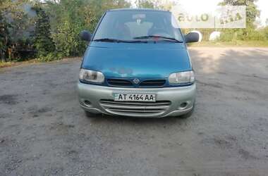 Ціни Nissan Serena Бензин