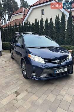 Цены Toyota Sienna Бензин