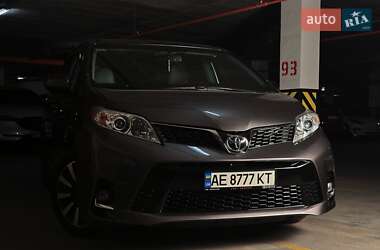 Цены Toyota Sienna Бензин
