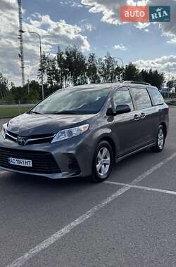 Цены Toyota Sienna Бензин