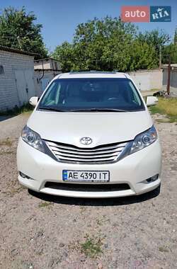 Ціни Toyota Sienna Бензин