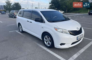 Ціни Toyota Sienna Бензин