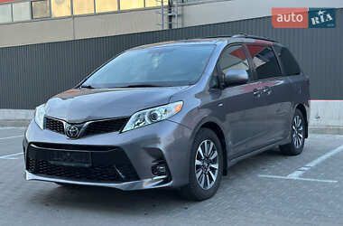 Цены Toyota Sienna Бензин