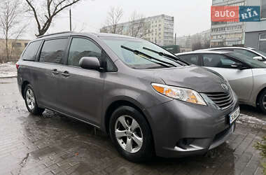 Цены Toyota Sienna Бензин