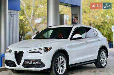 Цены Alfa Romeo Stelvio Бензин