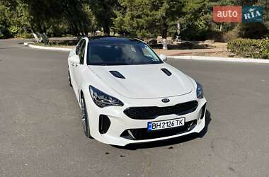 Цены Kia Stinger Бензин