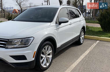 Цены Volkswagen Tiguan Allspace Бензин