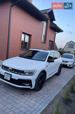 Цены Volkswagen Tiguan Allspace Бензин