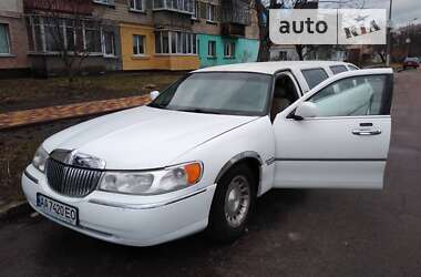 Ціни Lincoln Town Car Бензин