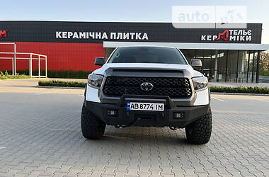 Ціни Toyota Tundra Бензин