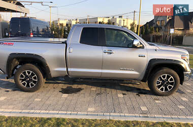 Ціни Toyota Tundra Бензин