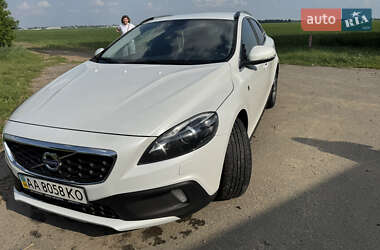 Ціни Volvo V40 Cross Country Бензин