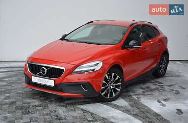 Ціни Volvo V40 Cross Country Бензин
