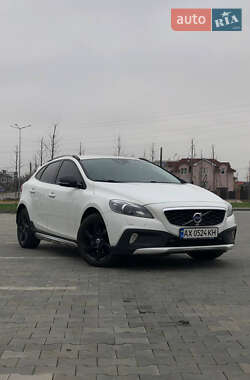 Цены Volvo V40 Cross Country Бензин
