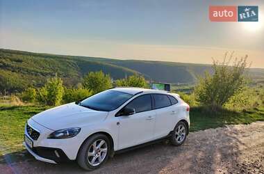 Ціни Volvo V40 Бензин
