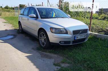 Ціни Volvo V50 Бензин