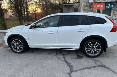 Ціни Volvo V60 Cross Country Бензин