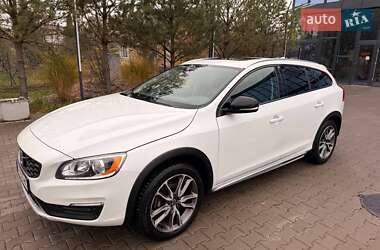 Ціни Volvo V60 Cross Country Бензин