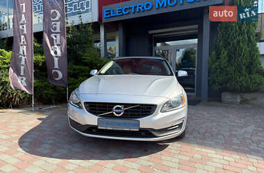 Ціни Volvo V60 Бензин