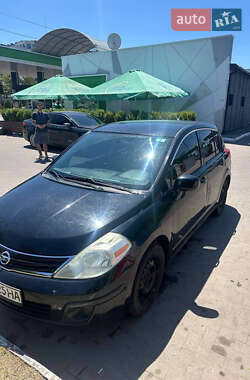 Цены Nissan Versa Бензин