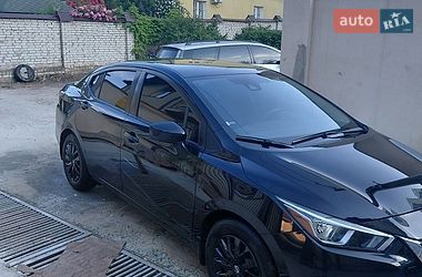 Цены Nissan Versa Бензин