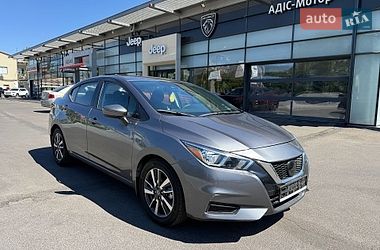 Цены Nissan Versa Бензин
