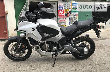 Ціни Honda VFR 1200F Бензин