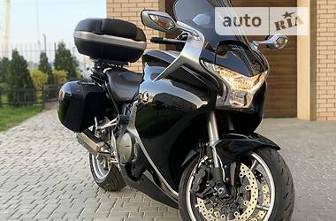 Ціни Honda VFR 1200F Бензин