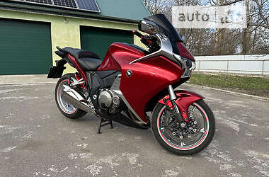 Ціни Honda VFR 1200F Бензин